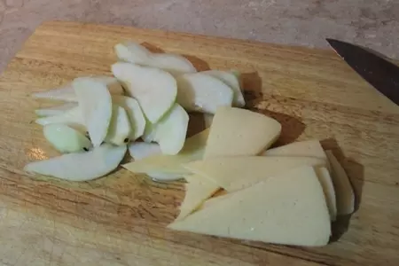 Пицца с грушей и сыром горгондзола: шаг 3