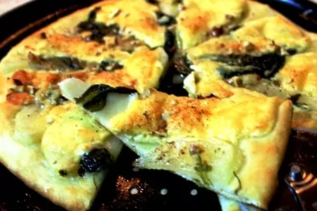 Пицца с грушей и сыром горгондзола: шаг 6