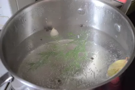 Русские пельмени с двумя соусами. тест-драйв с окраиной: шаг 2