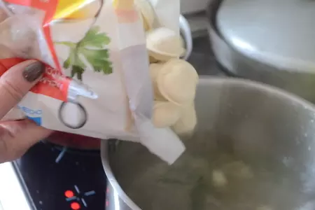Русские пельмени с двумя соусами. тест-драйв с окраиной: шаг 3