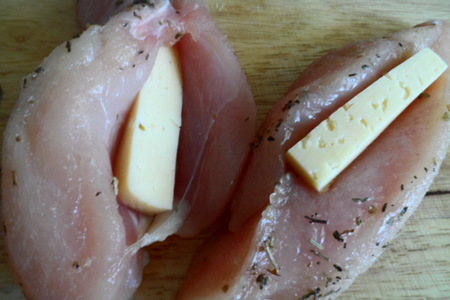 Куриная грудка  с сыром в беконе.(тест-драйв с окраиной): шаг 2
