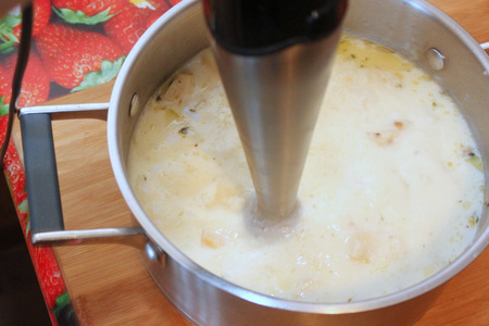 Крем-суп из сельдерея с обжаренными шампиньонами: шаг 7