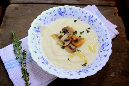 Крем-суп из сельдерея с обжаренными шампиньонами: шаг 8