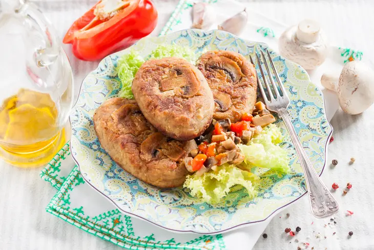 Котлеты из баклажанов с шампиньонами и сладким перцем: шаг 10
