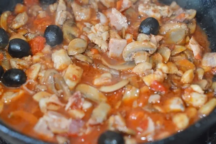 Паста с курицей, грибами и беконом. тест-драйв с окраиной: шаг 7