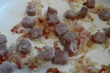 Острое рагу из фасоли с колбасками и ветчиной: шаг 4