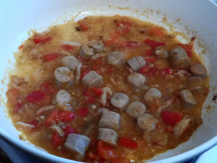 Острое рагу из фасоли с колбасками и ветчиной: шаг 5