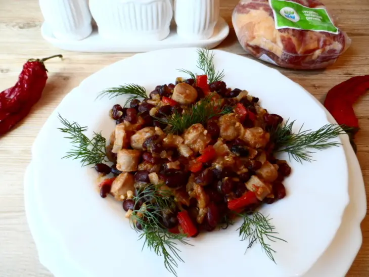 Острое рагу из фасоли с колбасками и ветчиной: шаг 7