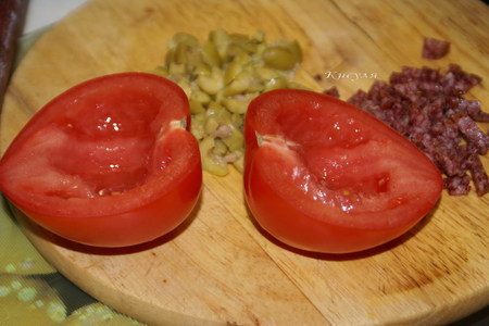 Фаршированные помидоры с оливками и зернистой колбасой. тест-драйв с окраиной: шаг 2