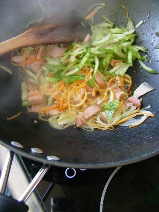 Фунчеза с грудинкой и овощами: шаг 3