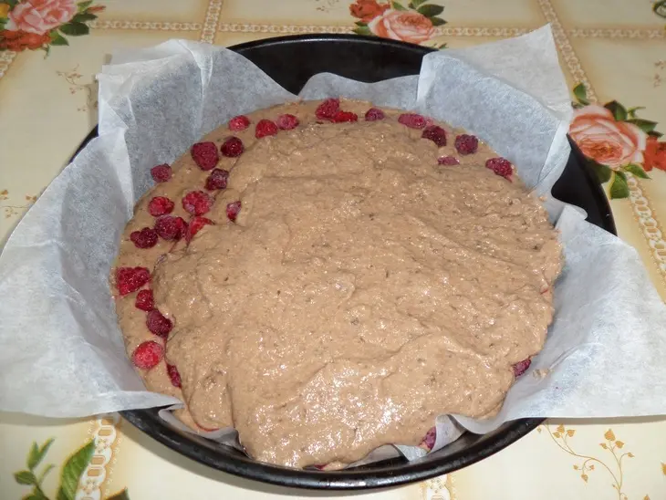 Шоколадный манник с малиной: шаг 10