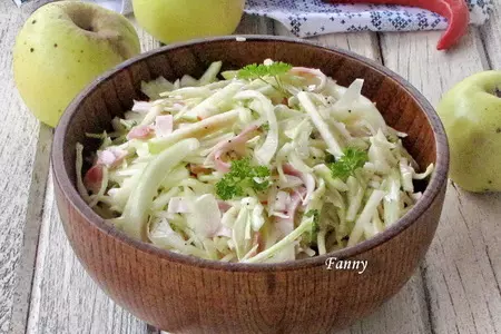 Салат с капустой, яблоком и беконом: шаг 3