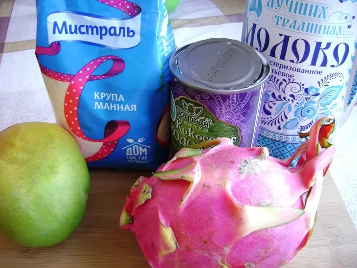 Фрукты в нежном креме из манки на кокосовом молоке: шаг 1