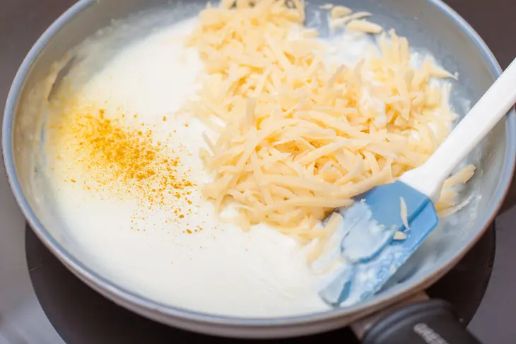 Шашлычки из пельменей и брюссельской капусты с сырным соусом: шаг 6