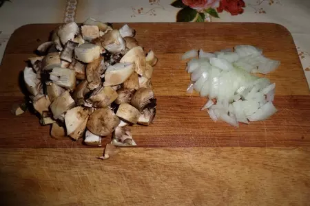 Салат с баклажаном и грибами: шаг 2
