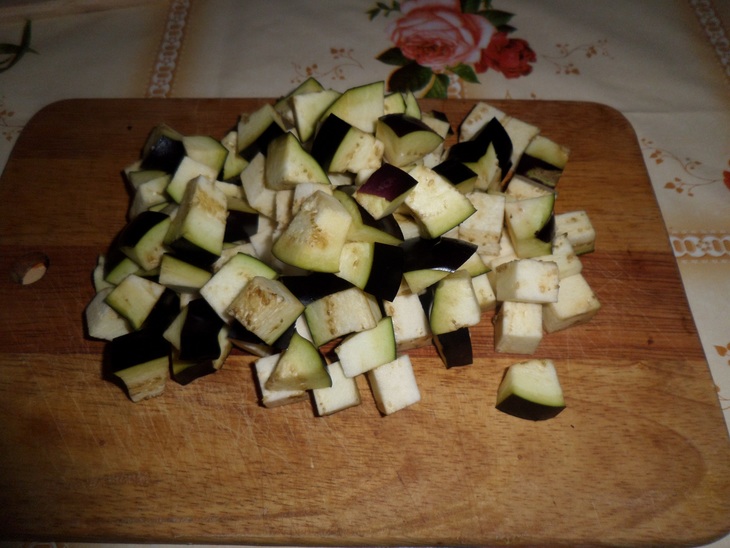Салат с баклажаном и грибами: шаг 3