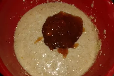 Пирог манно-овсяный с джемом и яблоком: шаг 3