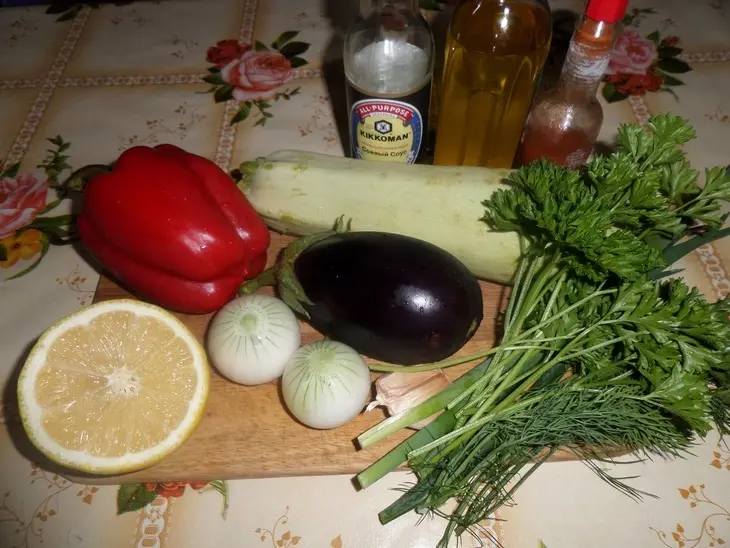 Салат из кабачка и баклажана: шаг 1