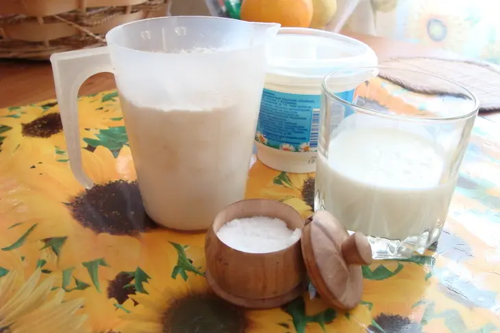 Пицца  с баклажанами, шампиньонами и двумя сырами: шаг 1