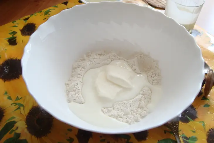 Пицца  с баклажанами, шампиньонами и двумя сырами: шаг 2