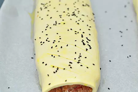 Мясной рулет «домашний» в слоёном тесте. тест-драйв с окраиной: шаг 5