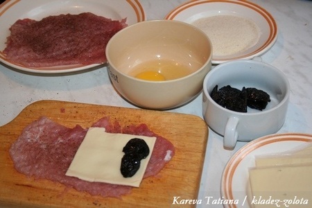 Рулет из свинины с черносливом и сыром. тест-драйв с окраиной: шаг 3