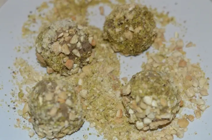 Паштет из куриной печени с яблоком и орехами: шаг 4