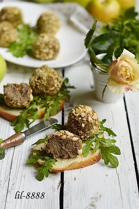 Паштет из куриной печени с яблоком и орехами: шаг 5