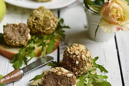Паштет из куриной печени с яблоком и орехами: шаг 5