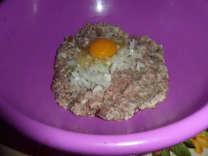 Картофельно - гороховые зразы с мясом: шаг 7