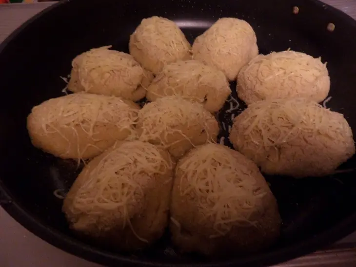 Картофельно - гороховые зразы с мясом: шаг 17