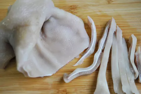 Запеканка со свиными ушками и перловкой: шаг 3