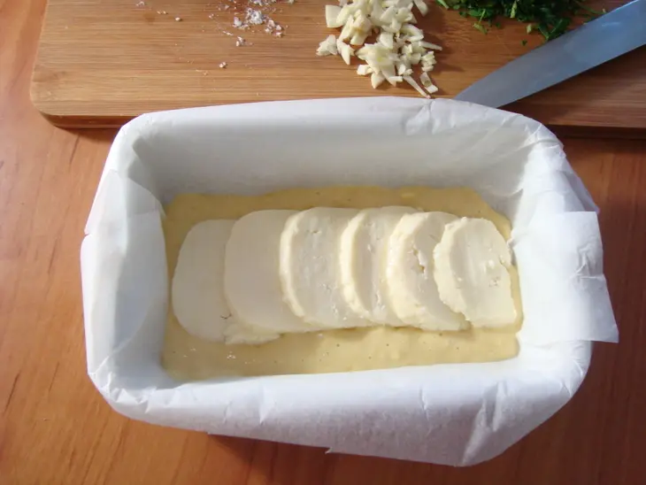 Пшённый пирог с сыром, петрушкой и чесноком: шаг 6