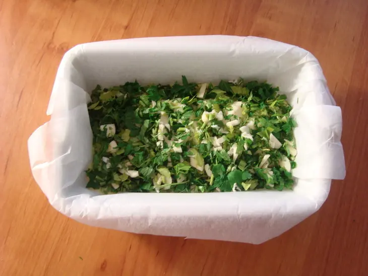Пшённый пирог с сыром, петрушкой и чесноком: шаг 7