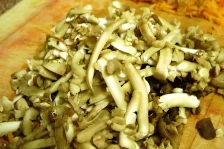 Башенки из пшенной каши с сыром и капустной икрой: шаг 2