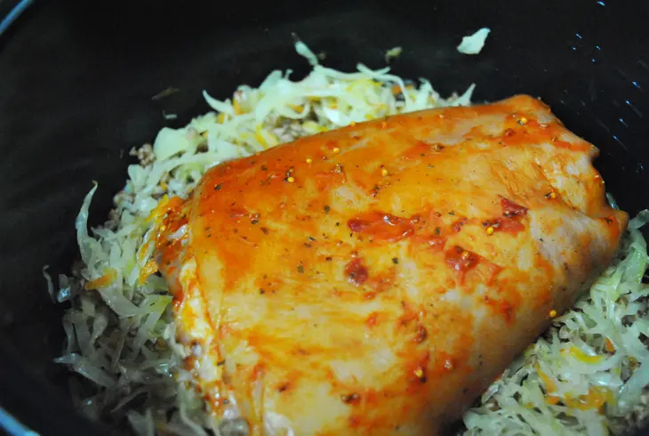 Рулька, запечённая с гречкой и квашеной капустой: шаг 4