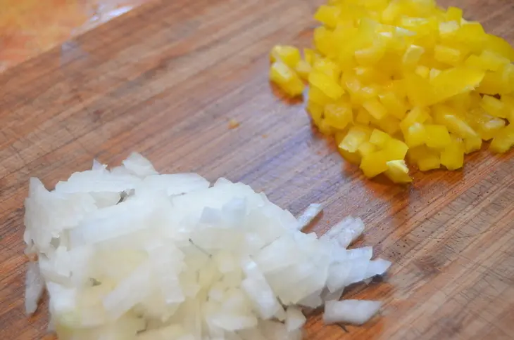 Салат с копченой курицей и питимом: шаг 3