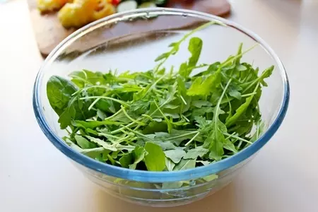 Пикантное куриное филе с овощным салатом: шаг 6