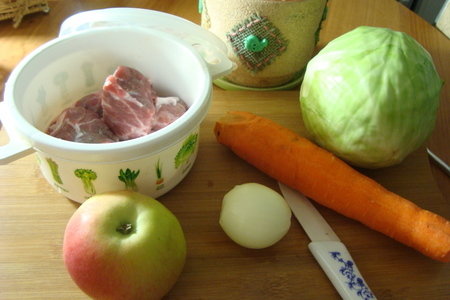 Щи из белокочанной капусты (томлённые) с яблоком и жгучим перчиком: шаг 2