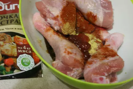 Остро-сладкие куриные голени с печеным картофелем и томатным кетчупом: шаг 1