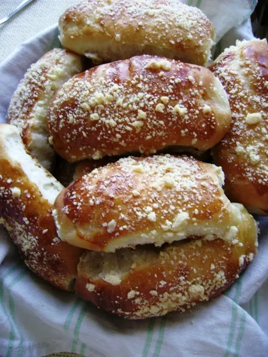 Булочки с адыгейским сыром к завтраку: шаг 3