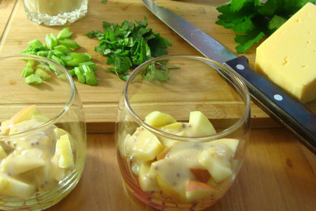 Салат с сельдереем, виноградом  и сыром в веррине: шаг 4