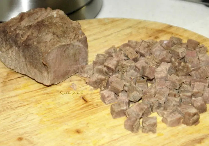 Салат с говядиной, шампиньонами и виноградом: шаг 2