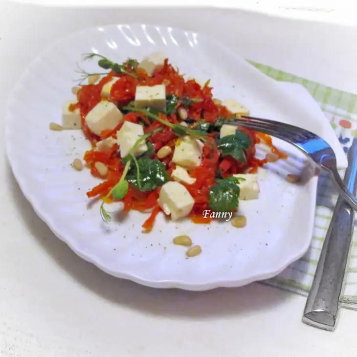 Салат из моркови под цитрусовым маринадом с сыром чанах: шаг 8
