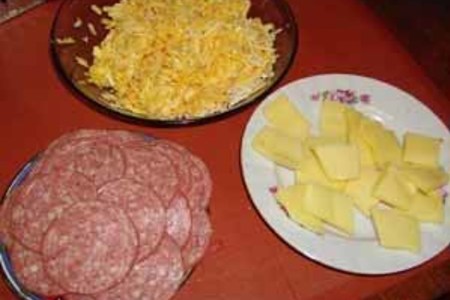 Пирог с сыром и салями: шаг 2