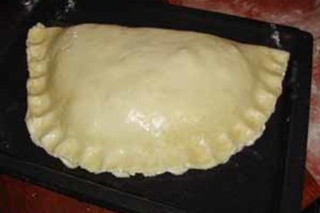 Пирог с сыром и салями: шаг 7