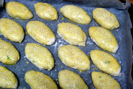 Пирожки со шпинатом из творожно-дрожжевого теста.: шаг 5