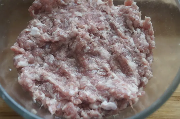 Мини-запеканки из фарша с овощами и грибами: шаг 4