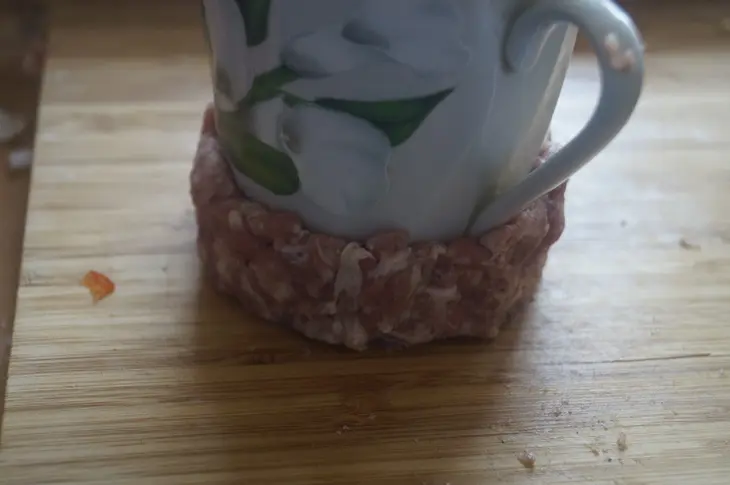 Мини-запеканки из фарша с овощами и грибами: шаг 6