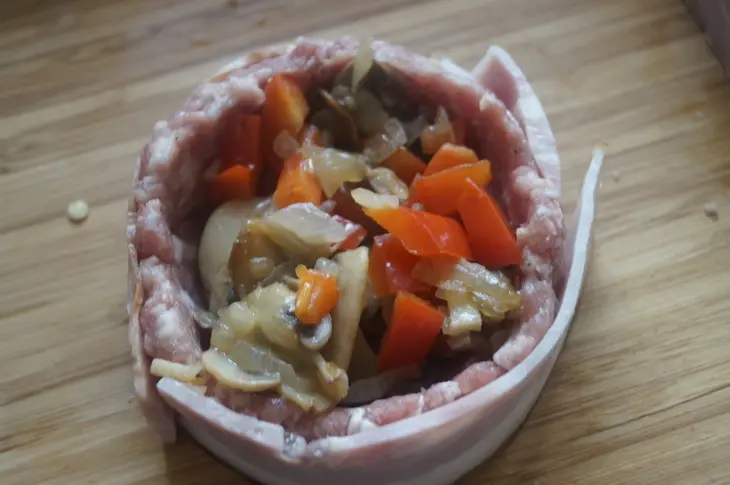 Мини-запеканки из фарша с овощами и грибами: шаг 8